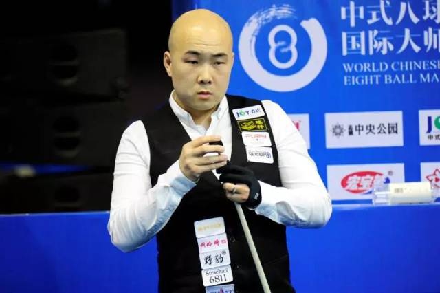 跨越背景和 跨越背景和