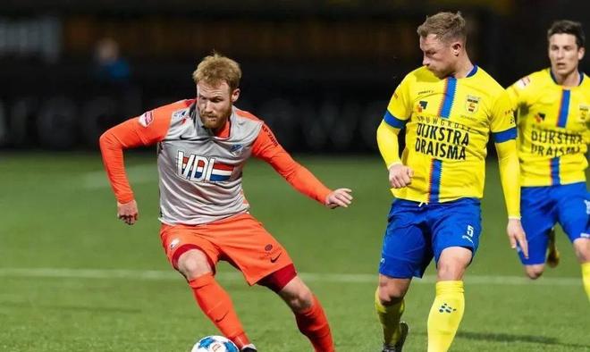 篮球赛场的 篮球赛场的